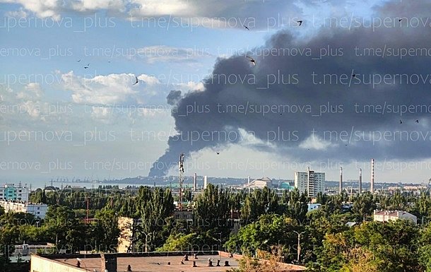 В Таганроге после атаки дронов началась срочная эвакуация В Таганроге после атаки дронов началась срочная эвакуация