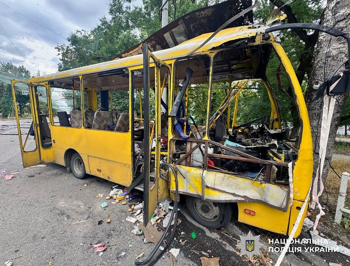 Два погибших и 39 раненых: полиция рассказала о последствиях обстрелов Херсонской области (фото) Два погибших и 39 раненых: полиция рассказала о последствиях обстрелов Херсонской области (фото)