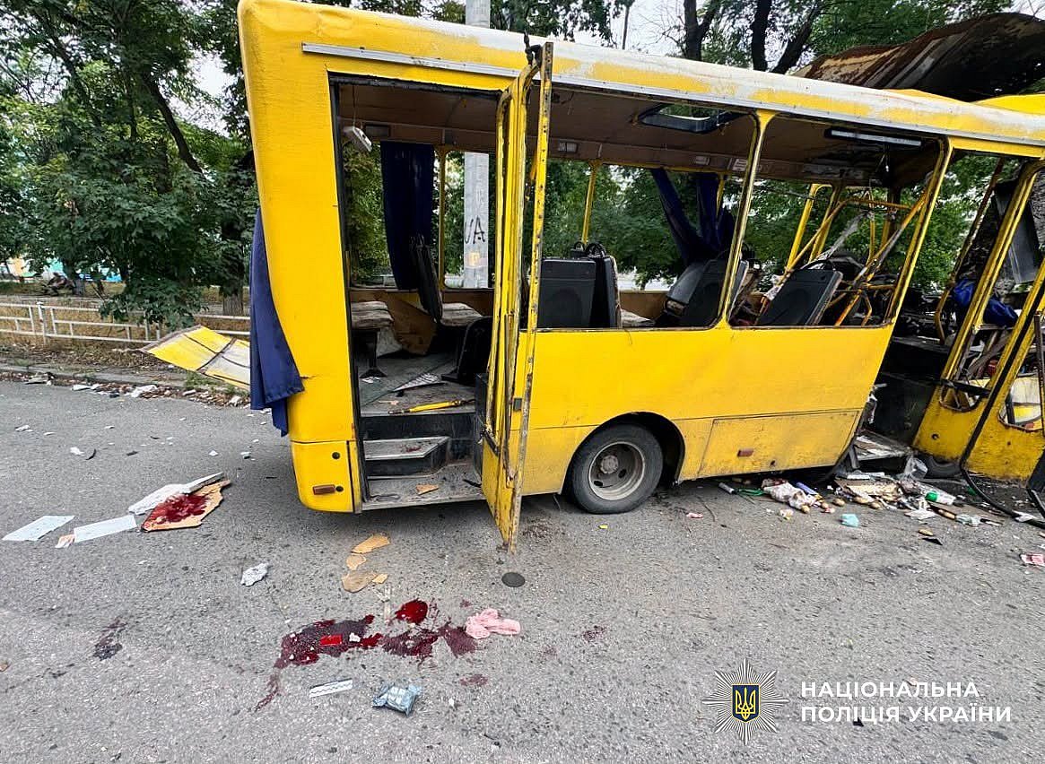 Два погибших и 39 раненых: полиция рассказала о последствиях обстрелов Херсонской области (фото) Два погибших и 39 раненых: полиция рассказала о последствиях обстрелов Херсонской области (фото)