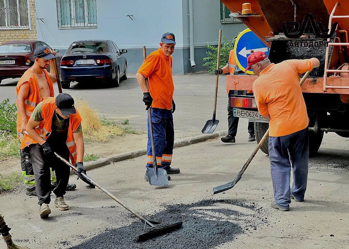 В Николаеве обновили дорожное покрытие на трех улицах В Николаеве обновили дорожное покрытие на трех улицах