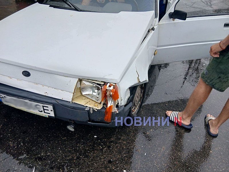 В Николаеве «ЗАЗ» врезался в «Таврию» В Николаеве «ЗАЗ» врезался в «Таврию»