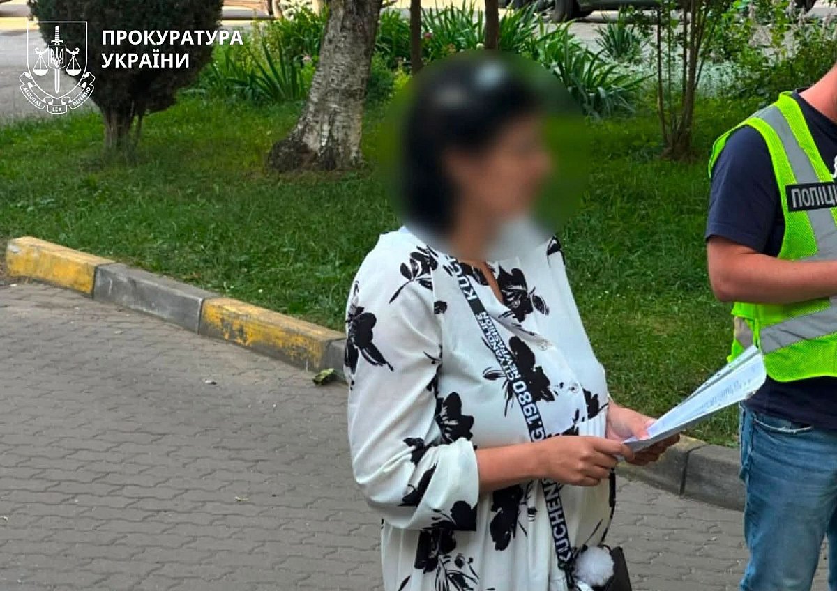 Многодетную мать подозревают в попытке продать новорожденного сына за $20 тысяч Многодетную мать подозревают в попытке продать новорожденного сына за $20 тысяч