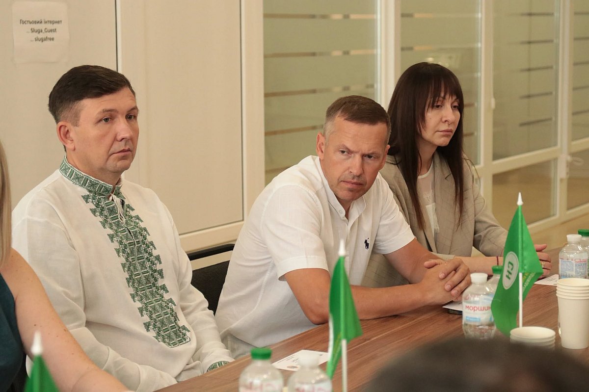Збори обласної організації партії «Слуга Народу» підтримали кадрові зміни Збори обласної організації партії «Слуга Народу» підтримали кадрові зміни