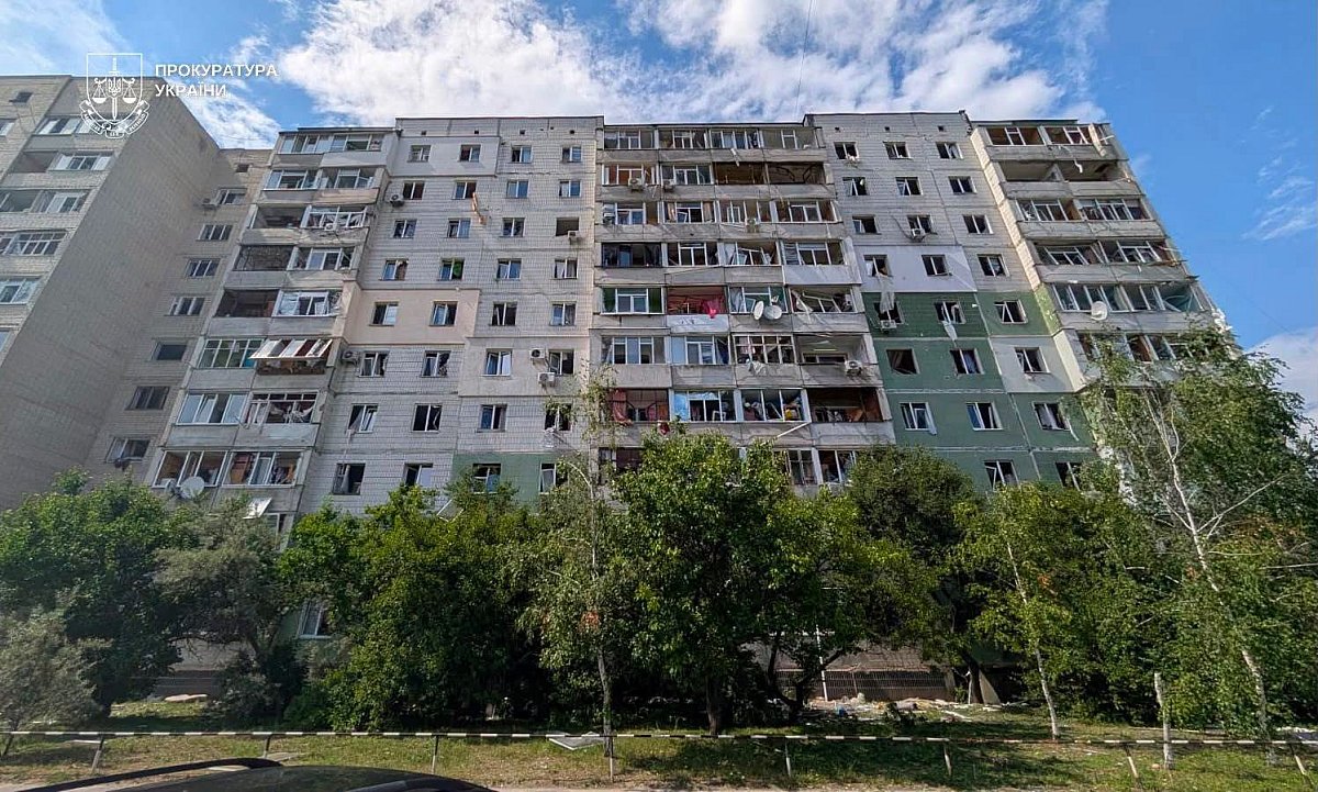 Атака КАБами по Сумам: число погибших возросло (фото, видео 18+) Атака КАБами по Сумам: число погибших возросло (фото, видео 18+)