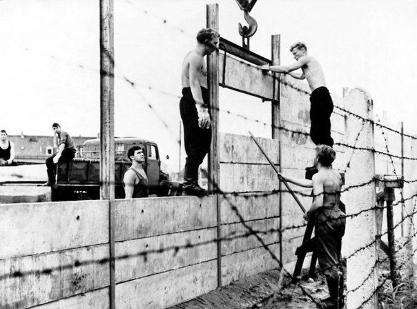 Строительство Берлинской стены, 1961 год. ФОТО