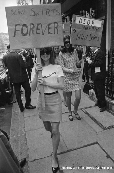 Пикет в поддержку мини-юбок, 1966 год. ФОТО