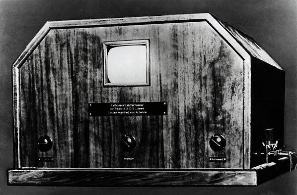 Первый телевизор Loewe. 1931 г. Германия. ФОТО