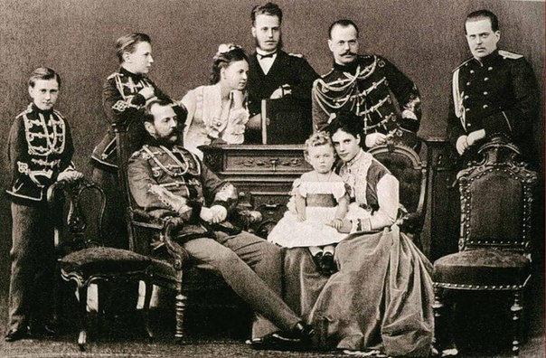 Император Александр II Освободитель с семьей. ФОТО