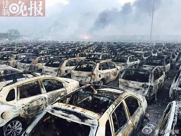 В Китае из-за взрыва сгорели сотни Land Rover, Volkswagen и Renault 