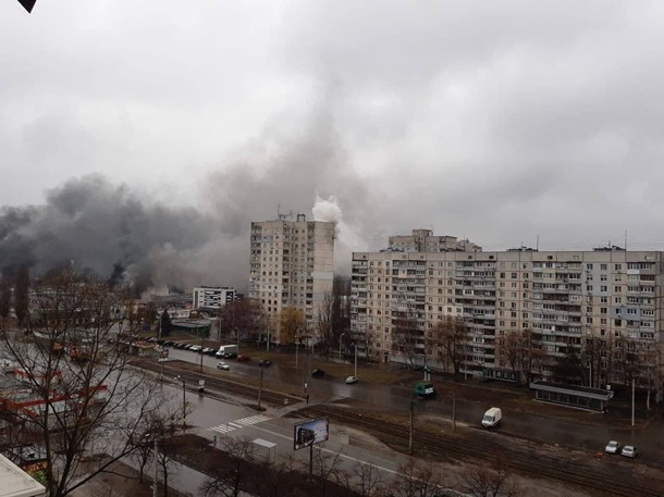В Харькове ракета попала в здание горсовета (ВИДЕО) В Харькове ракета попала в здание горсовета (ВИДЕО)