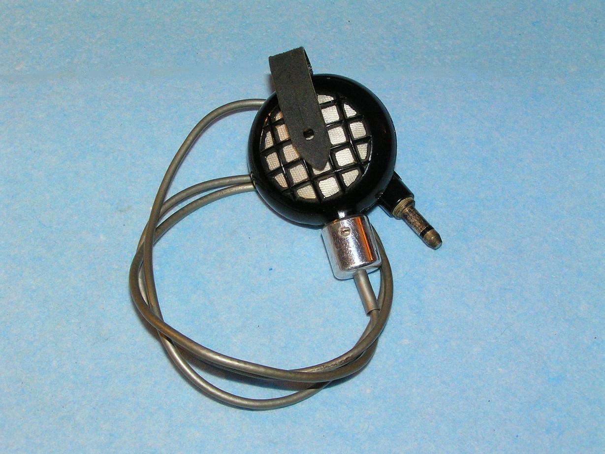 Аудиогаджет специального назначения: «теплый» ламповый диктофон и шпионские часы начала 50-х Аудиогаджет специального назначения: «теплый» ламповый диктофон и шпионские часы начала 50-х