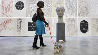В Нью-Йорке открылась необычная галерея для собак. Фото
