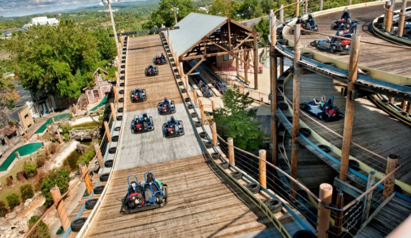 Трасса в стиле Mario Kart рядом с Ниагарским водопадом