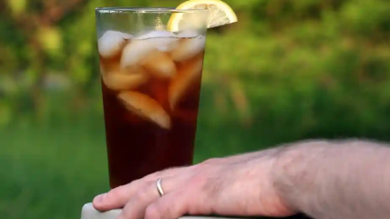 Холодні напої не спричиняють ангіну, але допомагають їй розвинутись