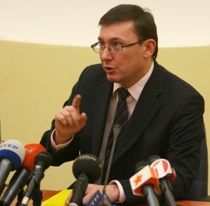 Юрий Луценко призывает к акциям протеста против властей Юрий Луценко призывает к акциям протеста против властей