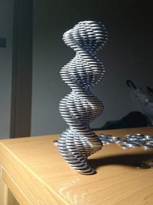 Японец «ломает» законы физики своими скульптурами. Фото