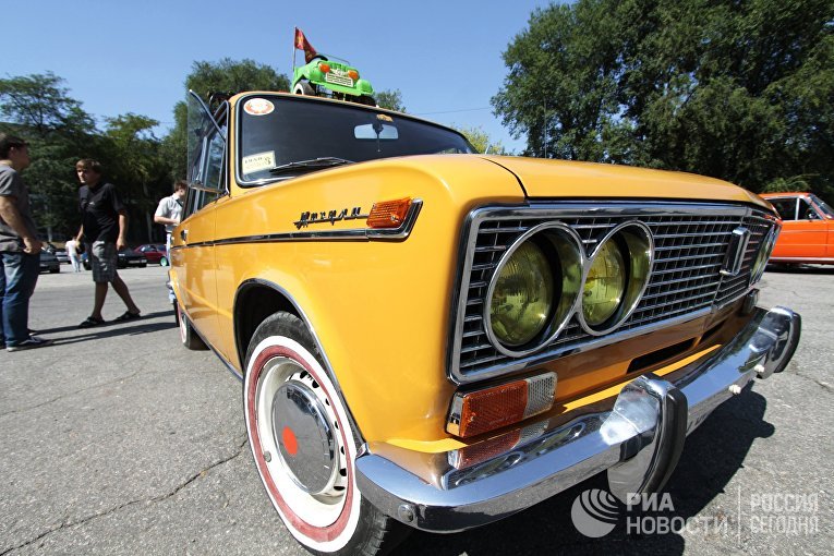 В оккупированном Донецке провели автомобильную выставку: опубликованы фото