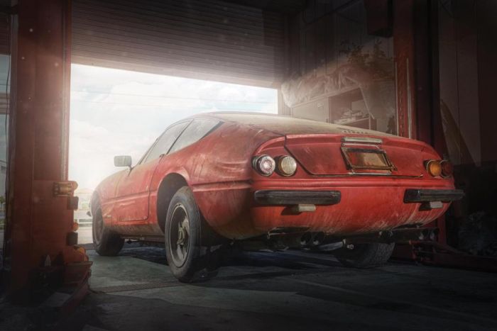 Раритетный Ferrari Daytona, найденный брошенным в сарае