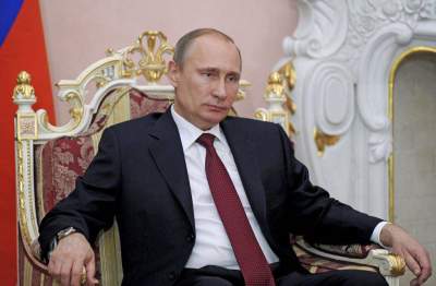 "Забыл встать на табурет": в сети хохочут над Путиным