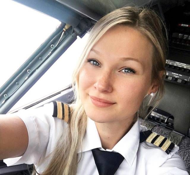 Пилот Мишель Гурис и яркие фото из ее путешествий