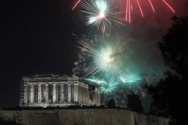 Как мир встретил Новый год: огни салютов и фейерверков 
