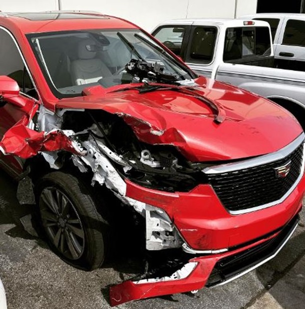 Мать Дуэйна Джонсона попала в автокатастрофу (ФОТО) Мать Дуэйна Джонсона попала в автокатастрофу (ФОТО)