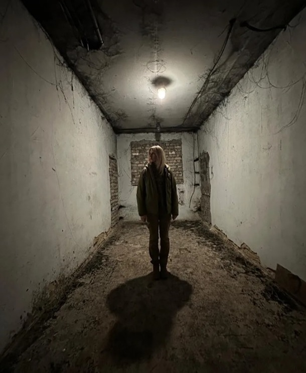 Украинская ведущая показала пыточную в Херсоне (ФОТО) Украинская ведущая показала пыточную в Херсоне (ФОТО)