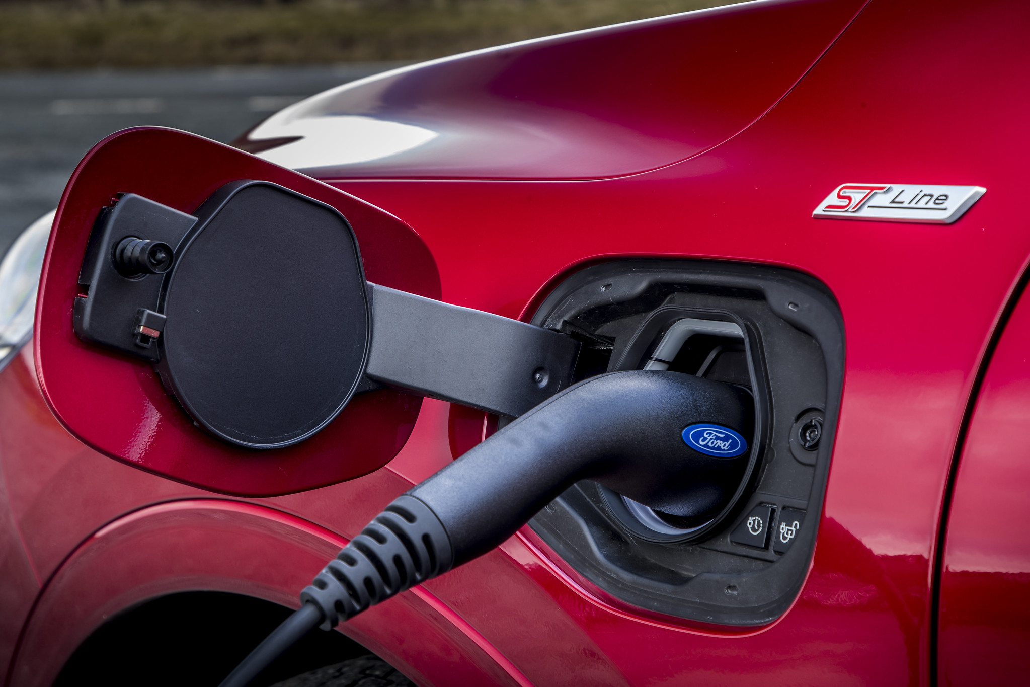 Ford Kuga 2023 charging point