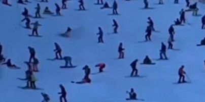 Не могли підвестися: п'яні лижники заблокували трасу на схилі гори (відео)