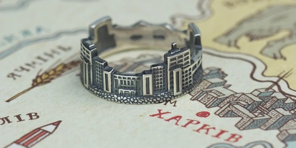Харківські ювеліри виготовляють каблучки з пам’ятками різних міст України (фото)