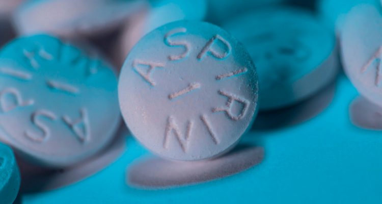 Вчені визначили ризики і переваги аспірину в низьких дозах