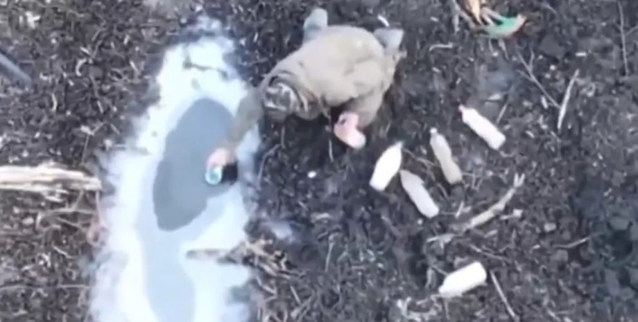 забруднена вода на Херсонщині забруднена вода, тиф, холера, російський військовий