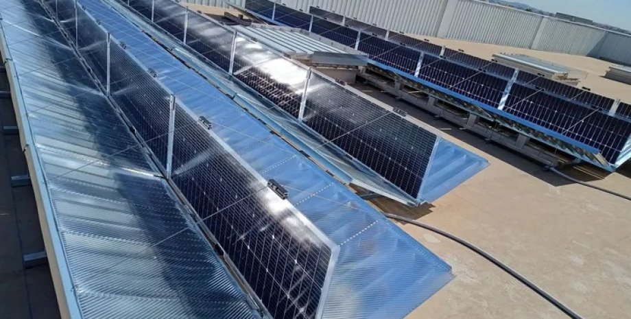 сонячні батареї FutureVoltaics з відбивачами сонячні батареї, сонячні панелі, фотоелементи