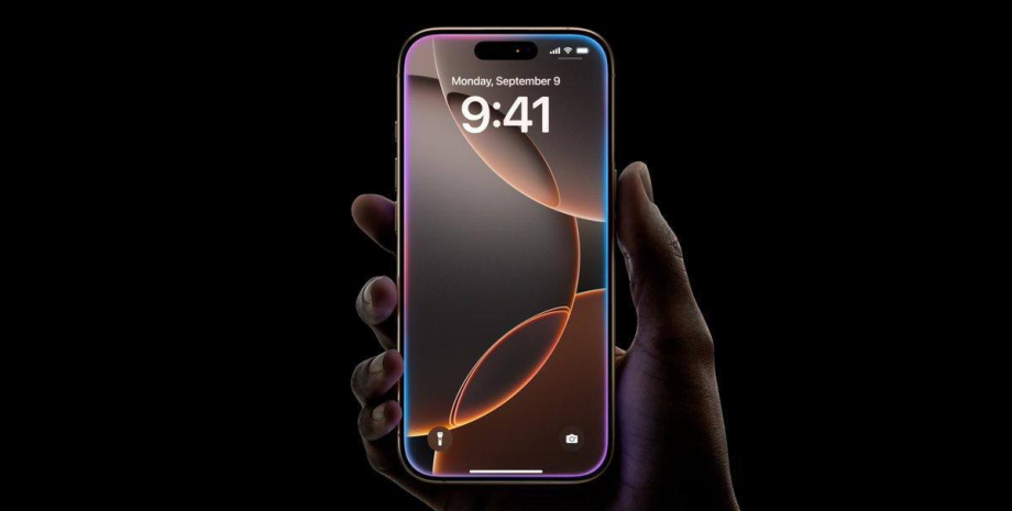 Смартфон iPhone Смартфон iPhone 17 у руці