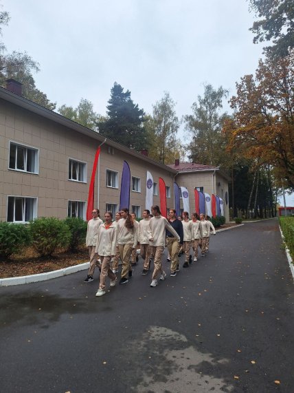 \"Своїх\" практично не лишилося. Як живе зараз в окупації Маріуполь (фото, відео) \"Своїх\" практично не лишилося. Як живе зараз в окупації Маріуполь (фото, відео)