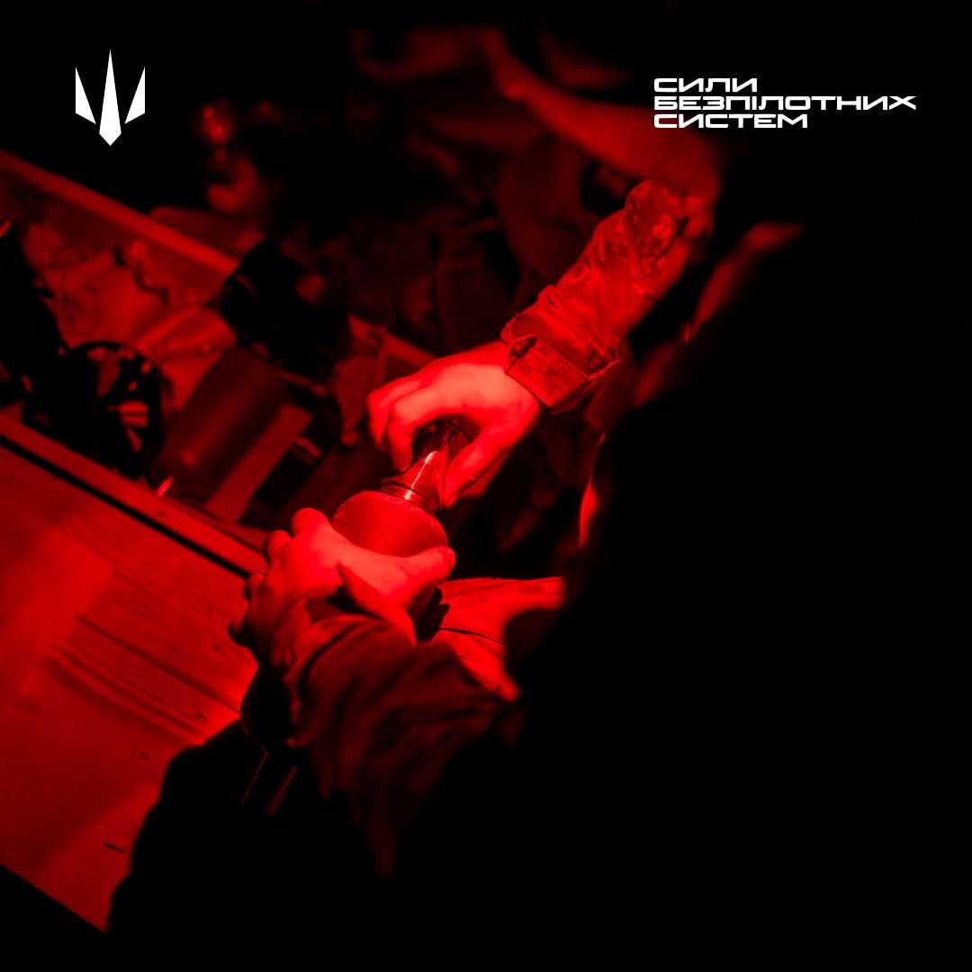 Силы беспилотных систем используют тяжелый бомбардировочный дрон Силы беспилотных систем используют тяжелый бомбардировочный дрон