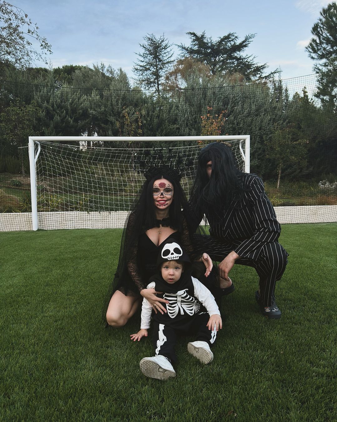 Лунін поділився світлинами з сімейного святкування Геловіну: моторошні фото Лунін поділився світлинами з сімейного святкування Геловіну: моторошні фото