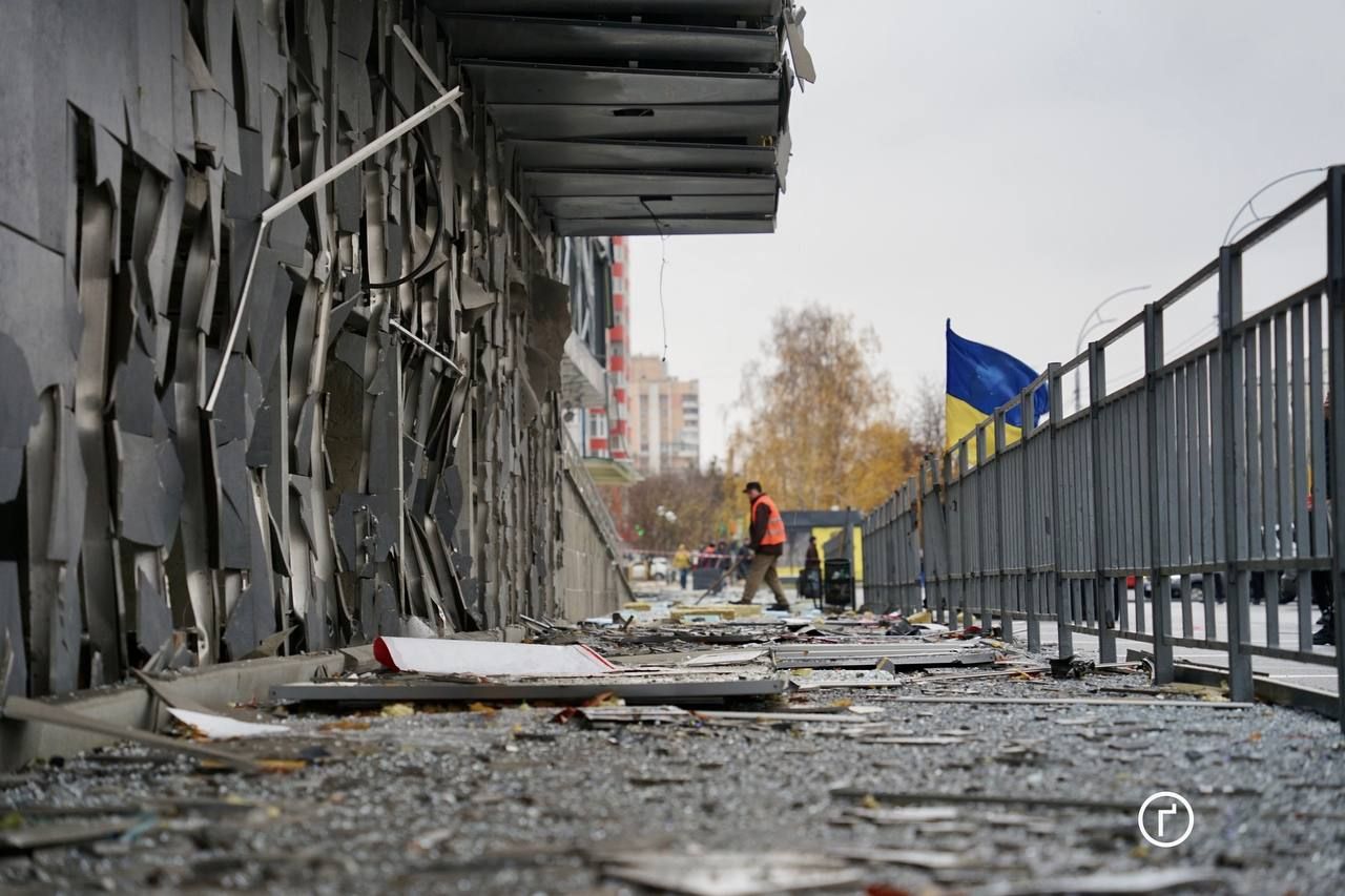 Наслідки удару Росії: як виглядає супермаркет у Харкові після атаки Наслідки удару Росії: як виглядає супермаркет у Харкові після атаки