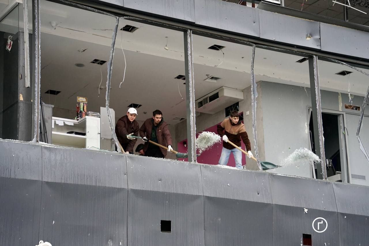 Наслідки удару Росії: як виглядає супермаркет у Харкові після атаки Наслідки удару Росії: як виглядає супермаркет у Харкові після атаки