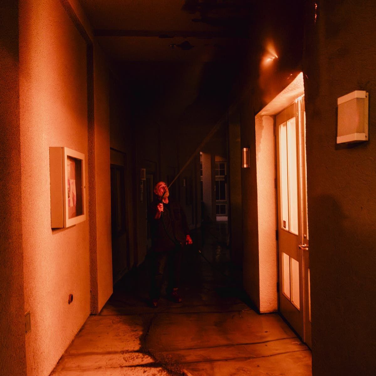 По меньшей мере 24 погибших и выгоревших дотла дома: в Калифорнии продолжаются масштабные лесные пожары По меньшей мере 24 погибших и выгоревших дотла дома: в Калифорнии продолжаются масштабные лесные пожары