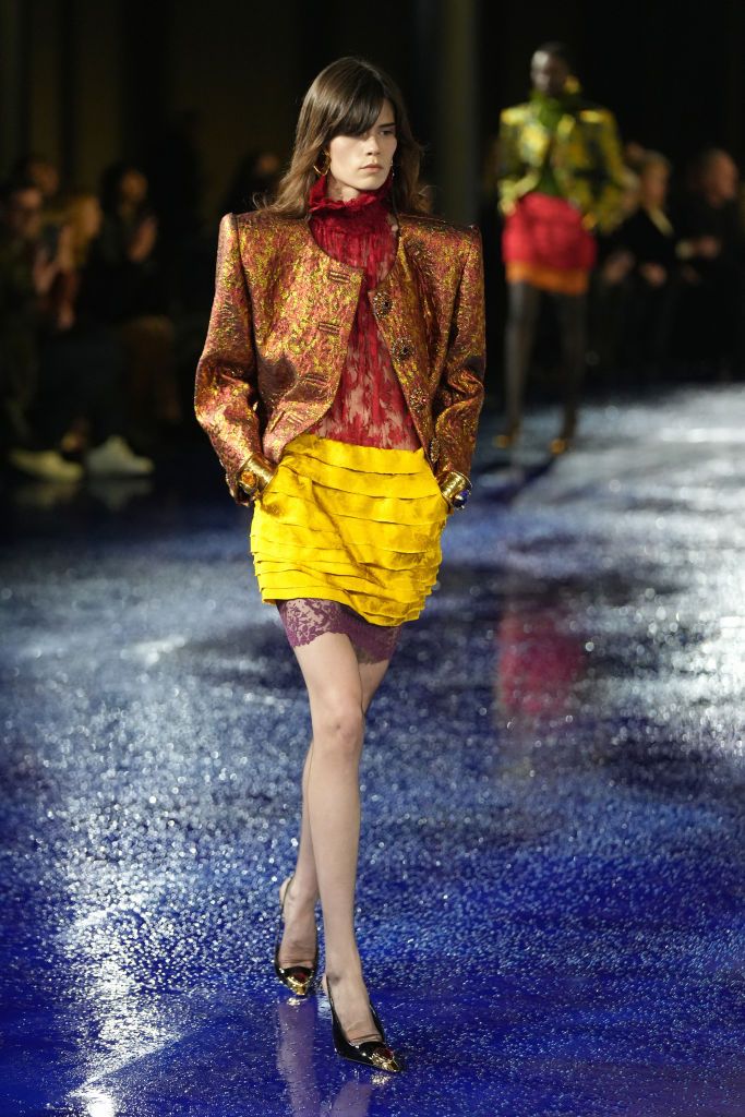 Saint Laurent весна-літо 2025 - фото 704736