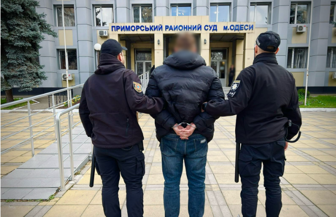 23-річний одесит ледь не до смерті побив перехожого 23-річний одесит ледь не до смерті побив перехожого