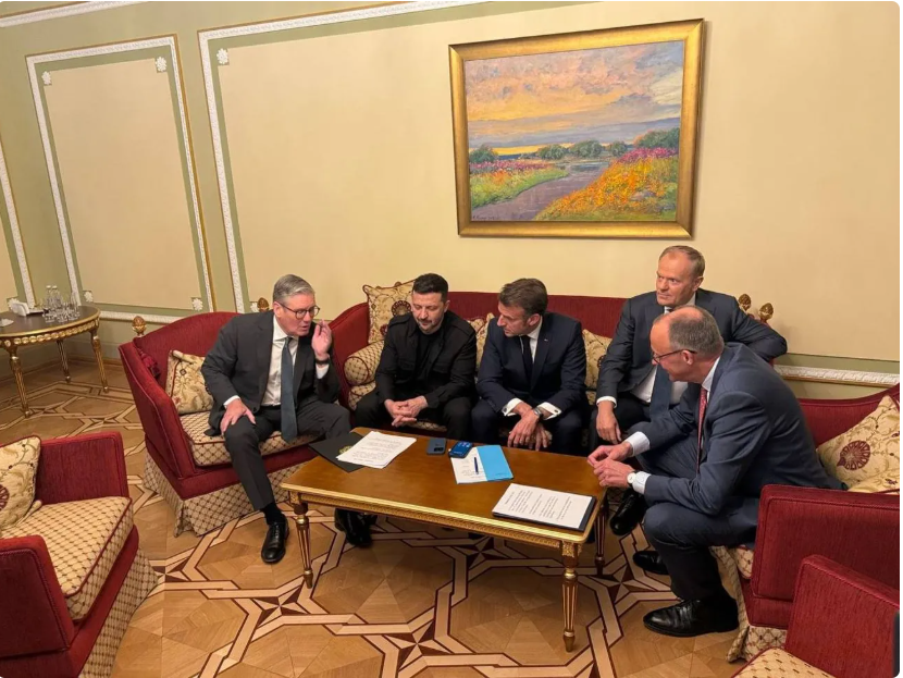 Україна та союзники готові до повного припинення вогню з понеділка: лідери "коаліції охочих" та Зеленський провели розмову з Трампом Україна та союзники готові до повного припинення вогню з понеділка: лідери "коаліції охочих" та Зеленський провели розмову з Трампом
