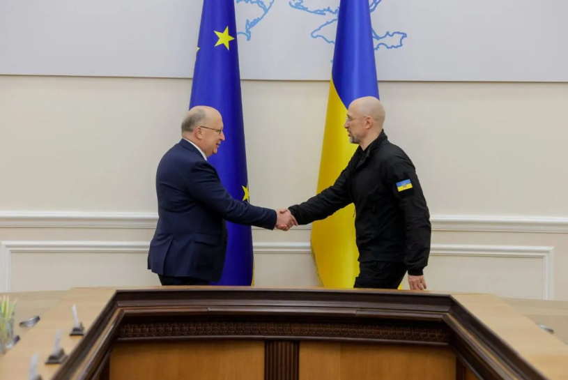 Шмигаль: Біла книга ЄС з оборони відкриває нові можливості для України Шмигаль: Біла книга ЄС з оборони відкриває нові можливості для України