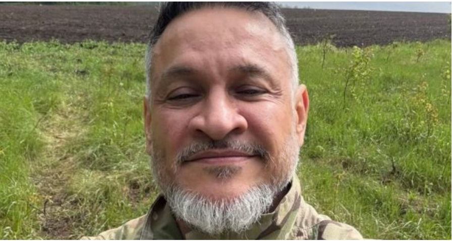 МастерШеф ще буде: Ектор Хіменес-Браво пояснив, як буде влаштована його військова служба МастерШеф ще буде: Ектор Хіменес-Браво пояснив, як буде влаштована його військова служба