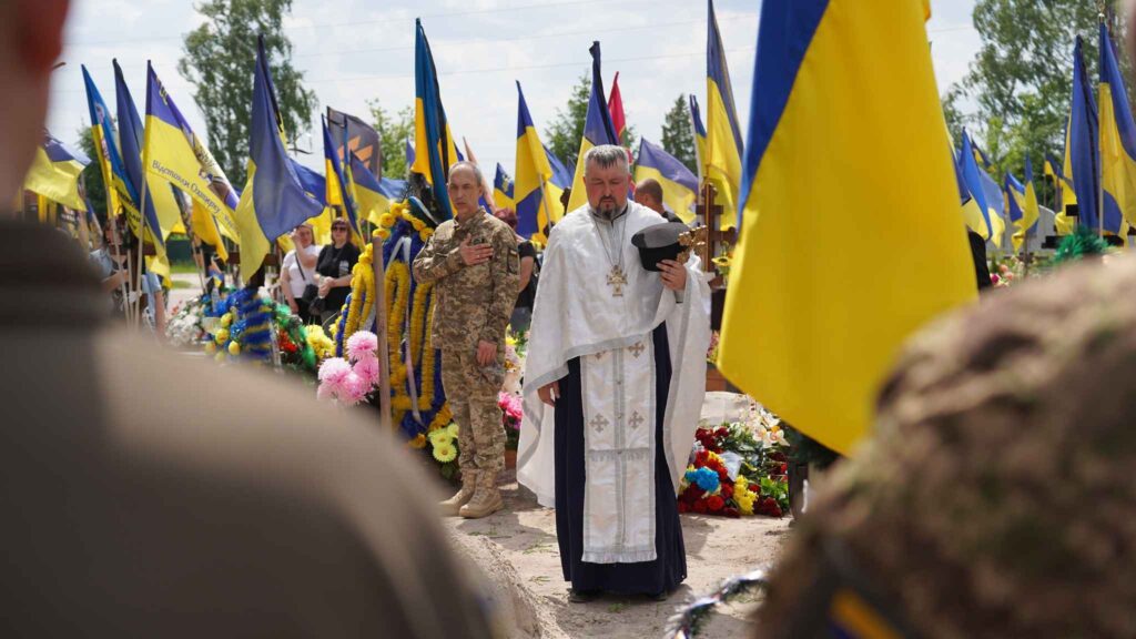 В Охтирці попрощалися з військовослужбовцем Сергієм Граділем, який загинув у Шостці від російського удару В Охтирці попрощалися з військовослужбовцем Сергієм Граділем, який загинув у Шостці від російського удару