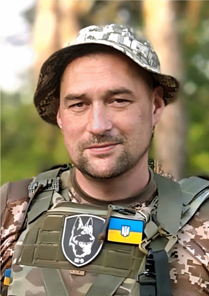 В останню путь у Шостці провели захисника Олександра Деменченка, загиблого внаслідок російського удару по місту В останню путь у Шостці провели захисника Олександра Деменченка, загиблого внаслідок російського удару по місту