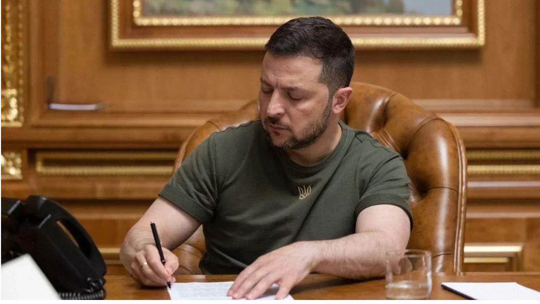 Зеленський призначив нових голів райадміністрацій Києва. Серед них — колишній комік та відомий дзюдоїст Зеленський призначив нових голів райадміністрацій Києва. Серед них — колишній комік та відомий дзюдоїст
