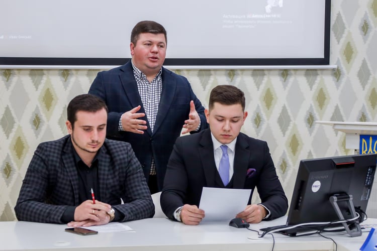 Зеленський призначив нових голів райадміністрацій Києва. Серед них — колишній комік та відомий дзюдоїст