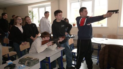 Школярів готують до \"Захисту України\": які області вкладаються найбільше, а які \"прогулюють\" Школярів готують до \"Захисту України\": які області вкладаються найбільше, а які \"прогулюють\"